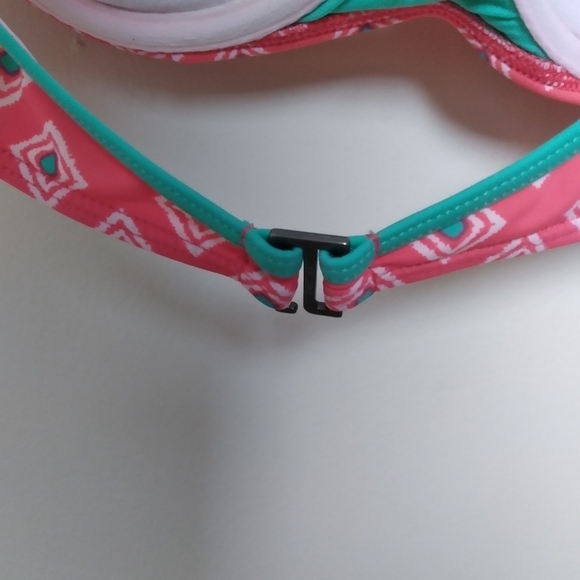 Hollister Coral Studded Geometric Print Halter Push Up Bikini Top Size Medium - Picture 5 of 8